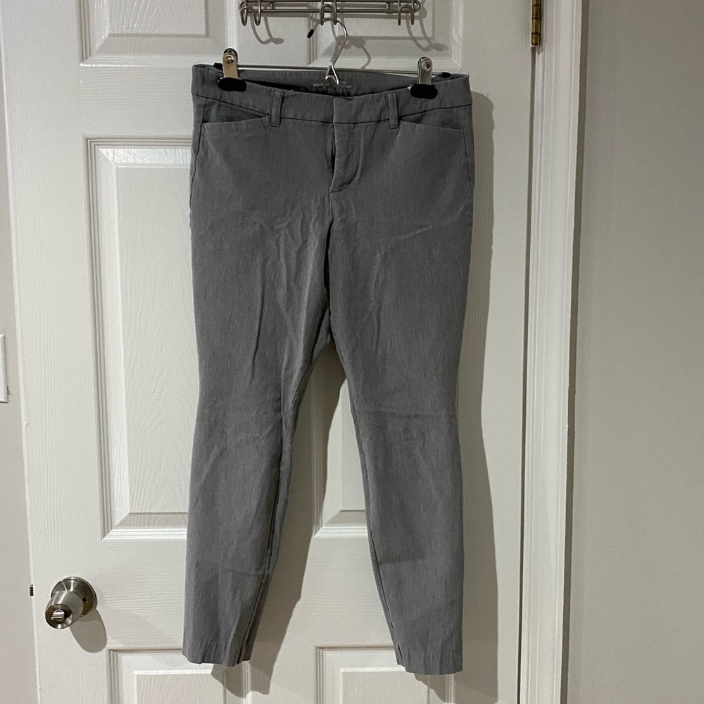 Old navy light grey mid rise full length pixie pants size 10